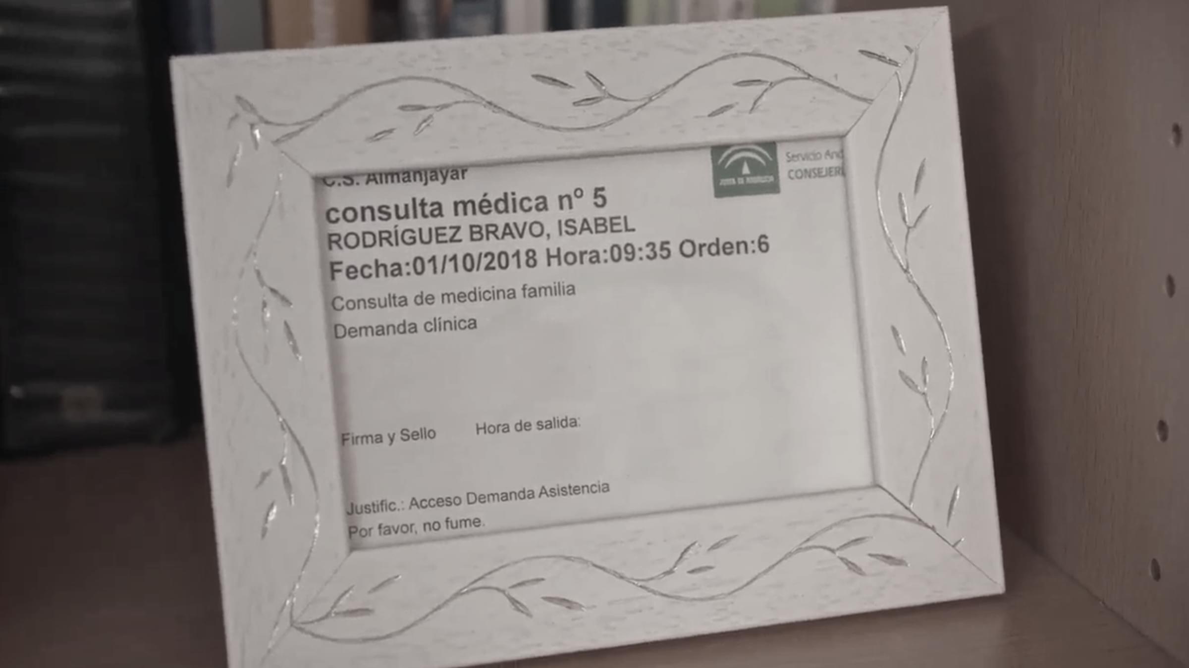 Marco con la cita enmarcada